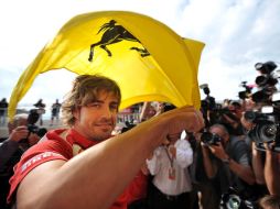 El español celebrando su triunfo en Silverstone. AFP  /