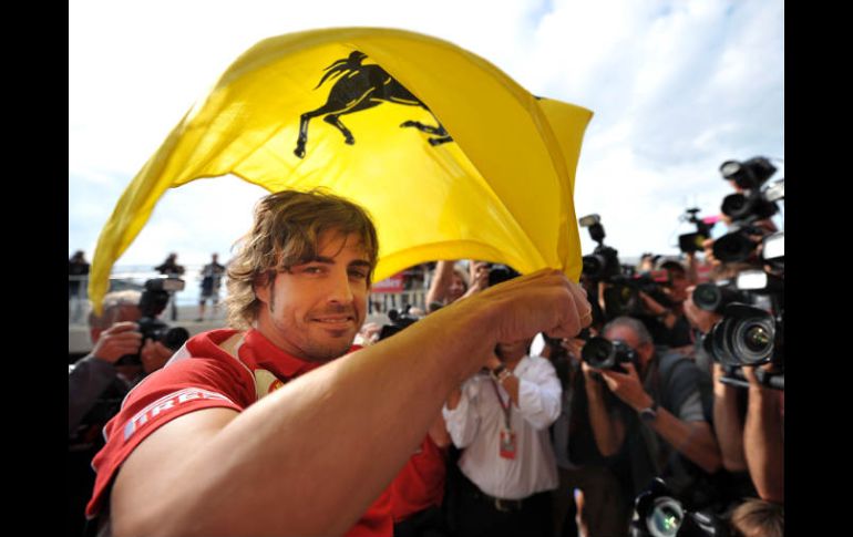 El español celebrando su triunfo en Silverstone. AFP  /