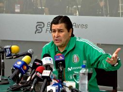 Luis Fernando Tena, técnico de la Selección Mexicana de futbol, durante rueda de prensa en Argentina. MEXSPORT  /