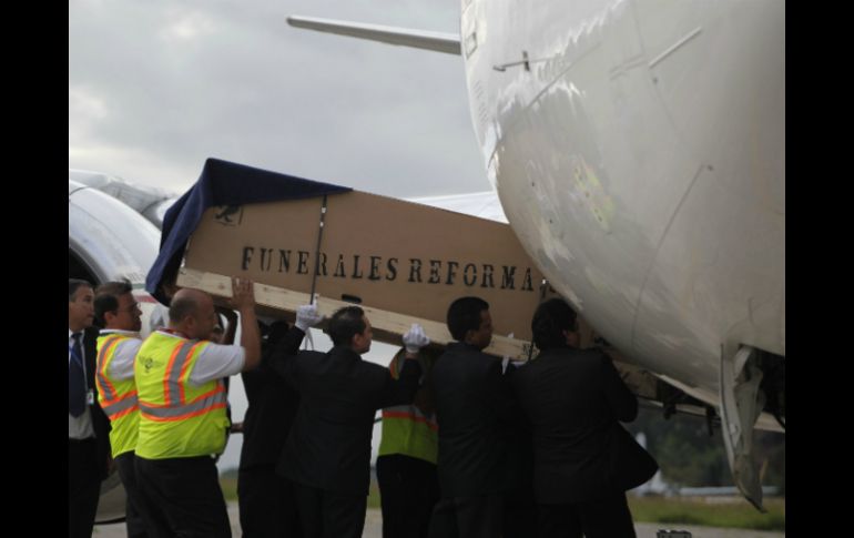 Un avión mexicano fue el encargado de llevar los restos de Cabral a Argentina. REUTERS  /