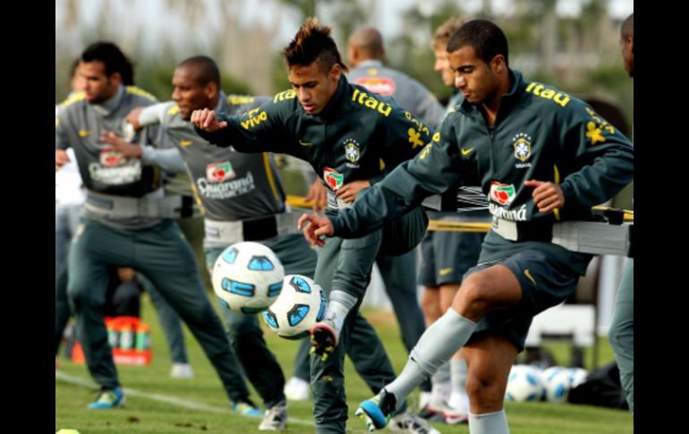 Jugadores de la Selección de Brasil, durante sesión de entrenamiento en Córdoba, Argentina. EFE  /