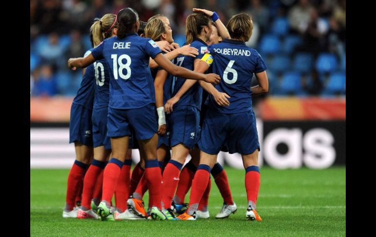 Las jugadoras de la Selección Femenil de Francia pelean por su pase a finales en Mundial Femenil. MEXSPORT  /