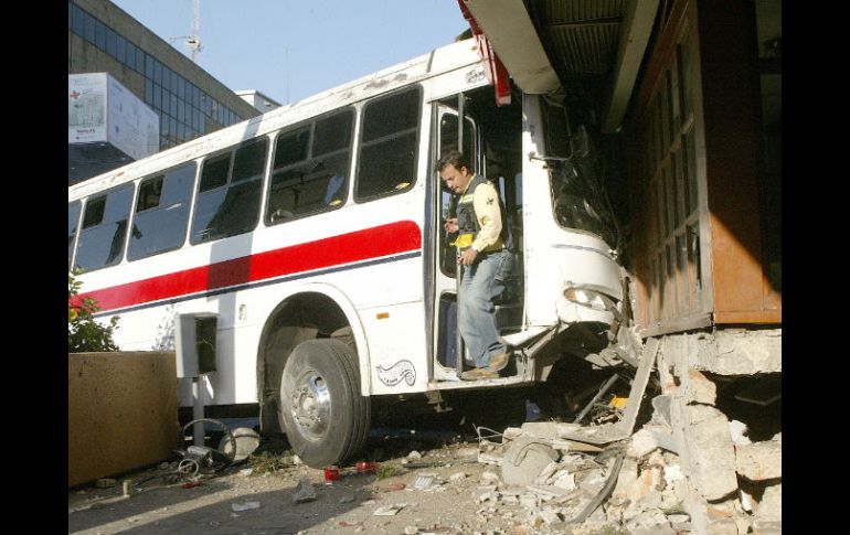 La CEDHJ emitió una recomendación al secretario de Vialidad, con la intención de reducir accidentes del transporte público. A. GARCÍA  /