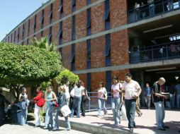 De acuerdo con la encuesta, las universidades públicas brindan a sus alumnos una preparación de calidad. ARCHIVO  /