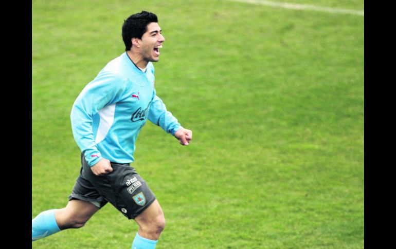 Luis Suárez buscará anotar en el arco argentino. MEXSPORT  /