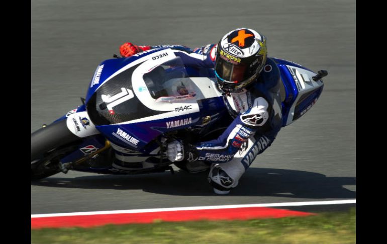 El español corre en la tercera y última sesión de entrenamientos en el circuito de Sachsenring. AFP  /