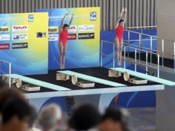 Las mexicanas, Laura Sánchez y Arantxa Chávez, consiguieron el noveno lugar en la final del trampolín tres metros sincronizados. EFE  /