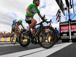 Mark Cavendish, en el cruce de la meta de la decimoquinta etapa del Tour de Francia. AP  /