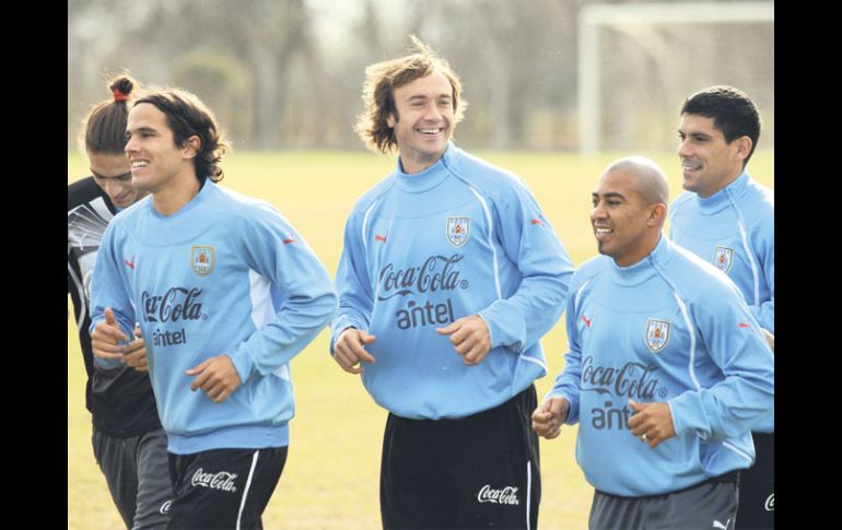 Los uruguayos tuvieron una ligera práctica en Santa Fe y posteriormente regresaron a Buenos Aires. EFE  /