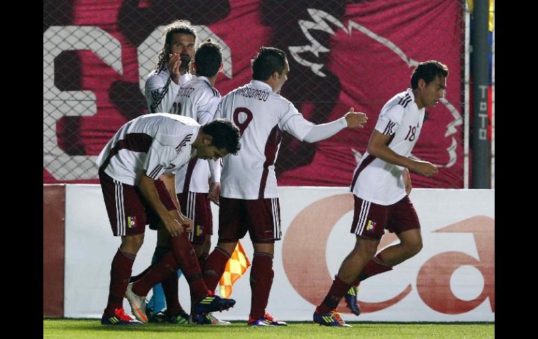 Jugadores de la Selección de Venezuela, durante partido de cuartos de final en la Copa América Argentina 2011. MEXSPORT  /