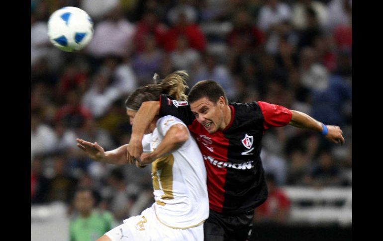 Según el futbolista 'rojinegro' él equipo está cada vez mejor'. MEXSPORT  /