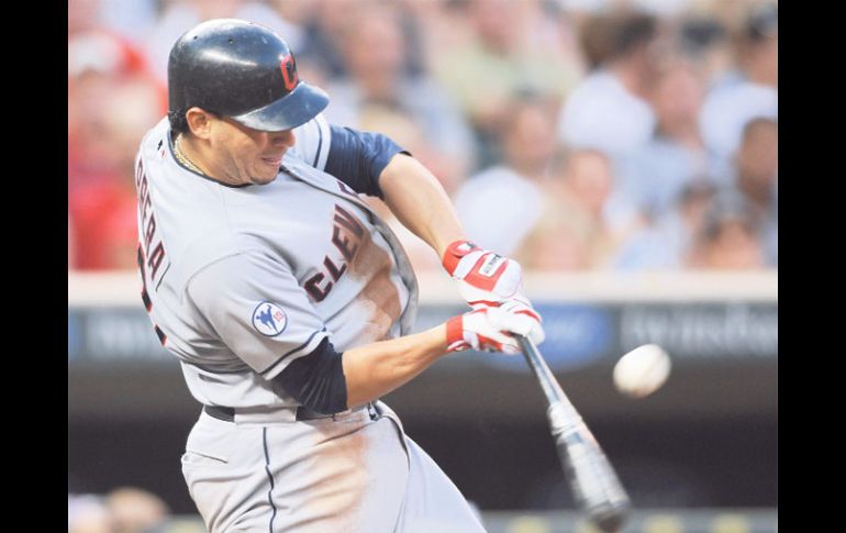 El cañonero venezolano Asdrúbal Cabrera pegó su jonron número 17 ayer ante Minnesota. AFP  /