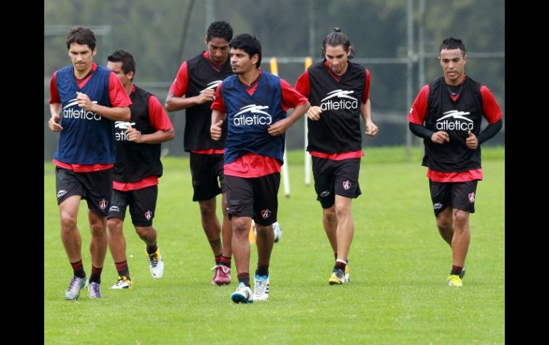 Jugadores del Club Atlas, durante sesión de entrenamiento para Torneo Apertura 2011. MEXSPORT  /