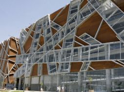 Edificio de la  biblioteca  Juan José Arreola, que será entregado el próximo 27 de julio. M. FREYRÍA  /