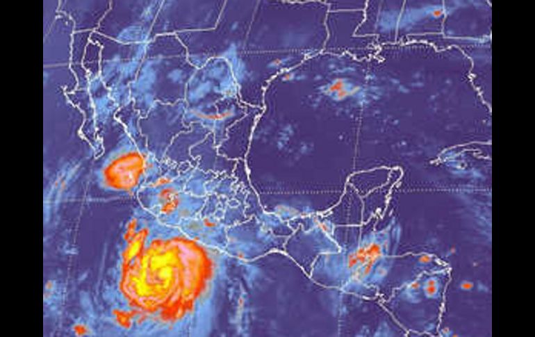 Imágen satelital del SMN, en que se muestra el huracán Dora, de categoría I, en costas mexicanas. ESPECIAL  /