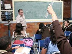 Levantaron un total de 34 mil 425 encuestas entre estudiantes de secundaria. ARCHIVO  /