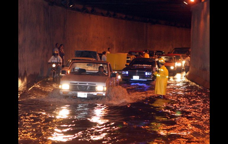 Buscan solucionar la problemática de los 73 puntos de la ciudad que en cada temporal de lluvias se inundan. ARCHIVO  /