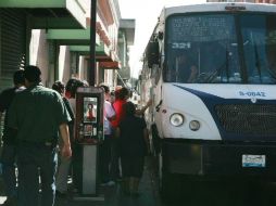 Dos de cada tres tapatíos se mueven en autobús. ARCHIVO  /