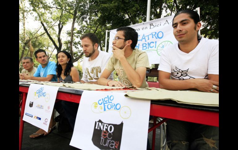 La asociación celebra dos años de llevar las artes escénicas a la calle. ARCHIVO  /