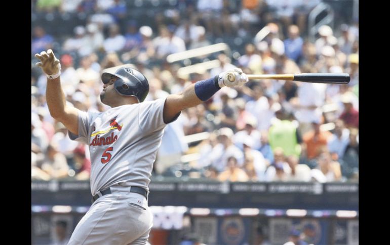 Albert Pujols conectó un jonrón productor de dos carreras en la primera entrada. AFP  /