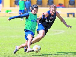 Christian “Hobbit” Bermúdez (izq.) es el hombre más peligroso del cuadro azulgrana. MEXSPORT  /