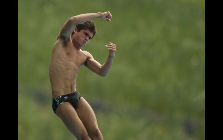 El clavadista mexicano, Iván García, durante competencia en el Campeonato Mundial de Nación en China. REUTERS  /