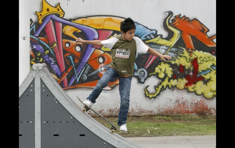 Todos los días, “skates” se reúnen a patinar en el Parque San Jacinto. M. FREYRÍA  /