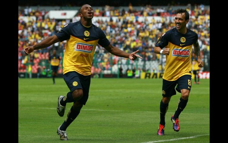 Jugadores del club América celebran durante partido del Torneo Apertura 2011. MEXPORT  /