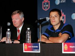 Sir Alex Ferguson y Javier Hérnandez en la conferencia de la MLS All-Star Game que hubo hoy en EU. AFP  /