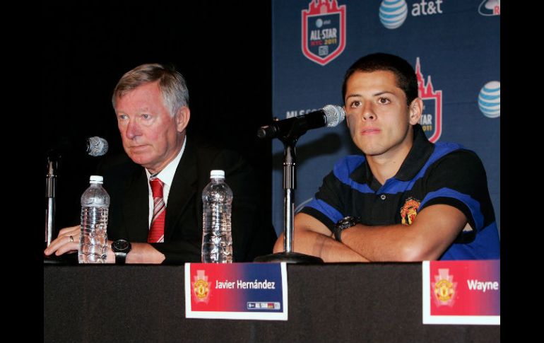 Sir Alex Ferguson y Javier Hérnandez en la conferencia de la MLS All-Star Game que hubo hoy en EU. AFP  /