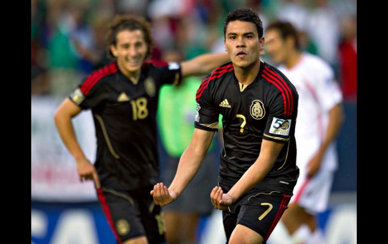 Pablo Barrera (D), durante juego de Copa Oro 2011 celebrado en Chicago, Illinois. MEXSPORT  /