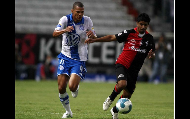 Lucas Silva, de Puebla (I) durante juego de la semana 1 del Apertura 2011. MEXSPORT  /