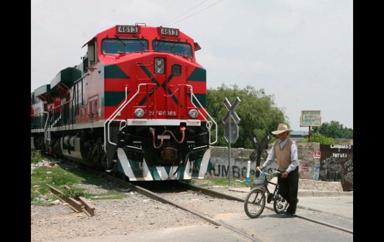 Vecinos de Las Juntas señalan que el cruce del ferrocarril representa riesgo para los habitantes de la zona. S. NÚÑEZ.  /