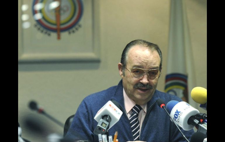 Vázquez Raña en una conferencia de prensa tras reunirse con el Comité Organizador de los Juegos. EFE  /