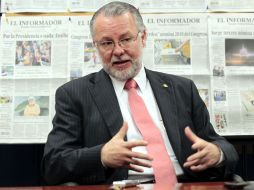 Trinidad Padilla, presidente de la Comisión de Educación en la Cámara de Diputados, en la Mesa de Redacción. A. GARCÍA  /