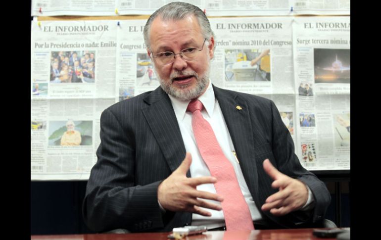 Trinidad Padilla, presidente de la Comisión de Educación en la Cámara de Diputados, en la Mesa de Redacción. A. GARCÍA  /