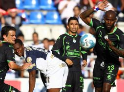 Jugadores del Club Santos Laguna, durante partido ante el Pachuca. MEXSPORT  /