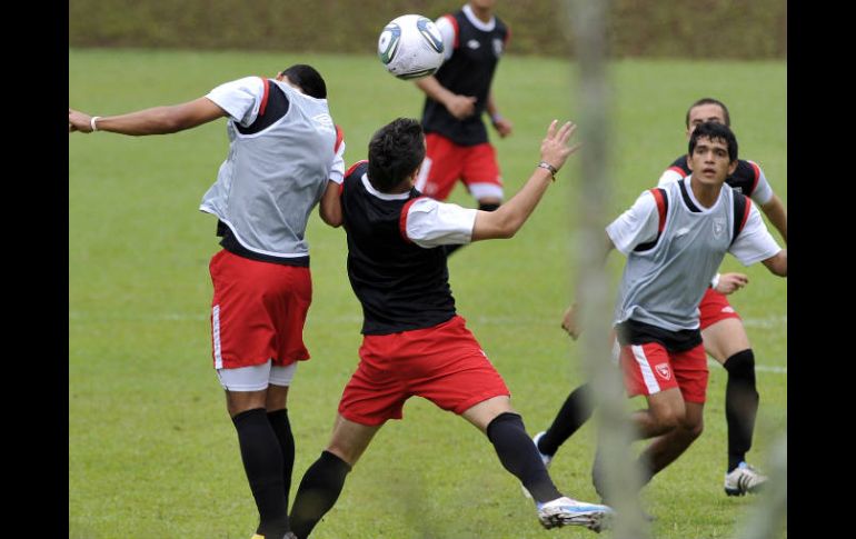 El equipo de Guatemala durante sus sesiones de entrenamientos en Armenia, Colombia. AFP  /