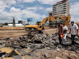 En la glorieta también se harán trabajos enfocados al beneficio de los peatones que llegan hasta la zona. A. HINOJOSA  /