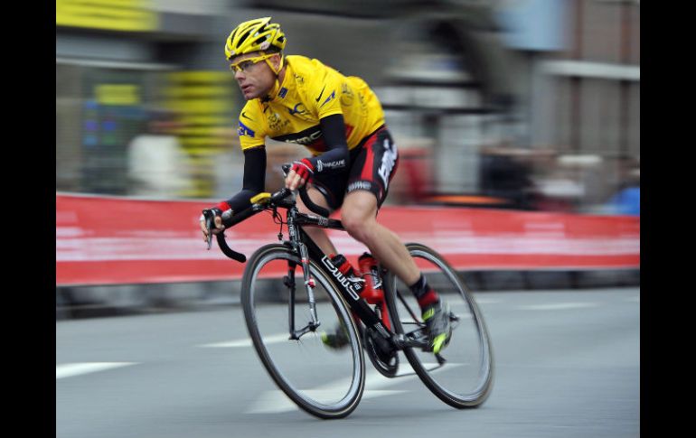 El ganador del Tour de Francia luego de correr el Sparkassen-Giro en Bochum, Alemania. EFE  /