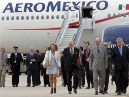 Jorge Zermeño, acudió al aeropuerto de Barajas para recibir el primer vuelo comercial transatlántico con uso de bioturbosina. EFE  /