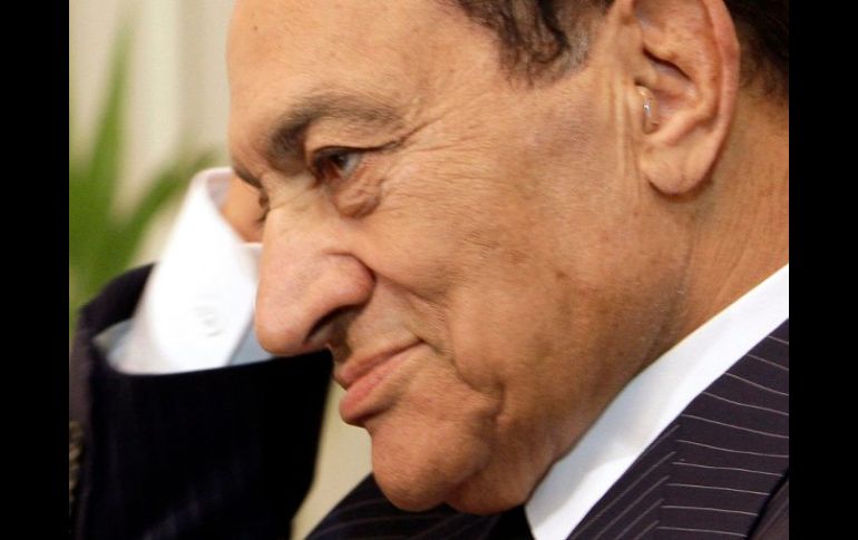 Hasta el momento se desconoce si Mubarak asistirá a la primera sesión de su juicio mañana. EFE  /