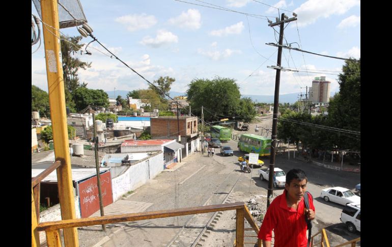 El proyecto contempla túneles viales para evitar accidentes por el cruce del ferrocarril. J. LÓPEZ  /