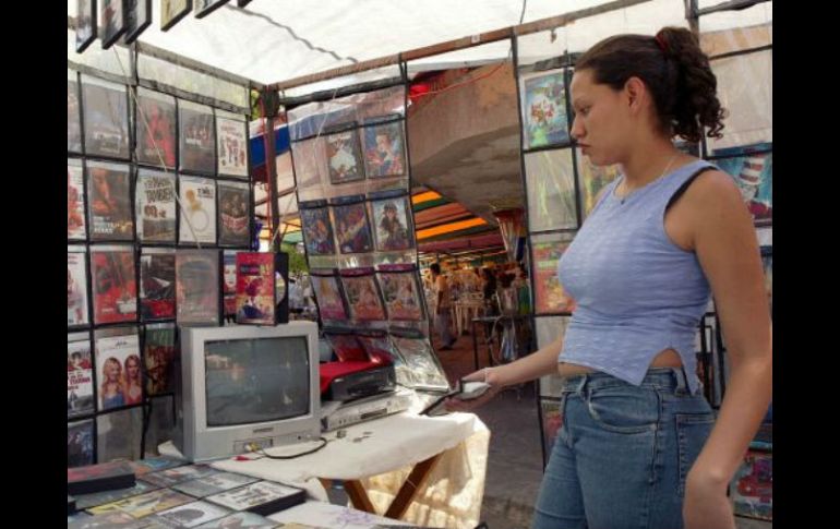 Es necesario reordenar el comercio informal para que participen dentro del sector económico formal. ARCHIVO  /