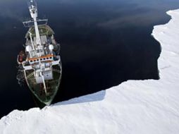 Actualmente el hielo ártico cubre una superficie de seis mil 860 millones de kilómetros cuadrados. AFP  /