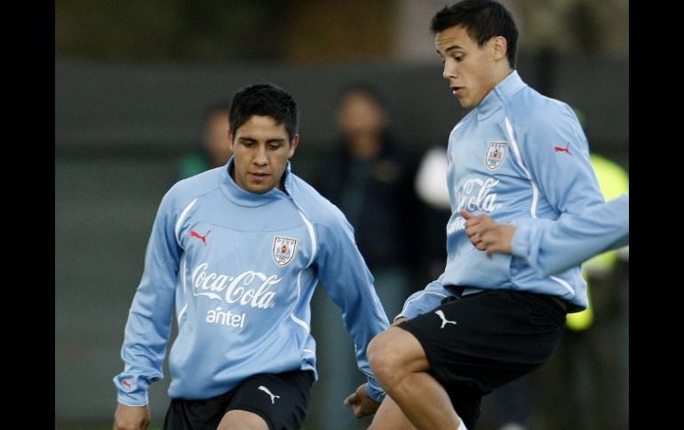 Jugadores de la Selección Sub-20 de Uruguay, durante sesión de entrenamiento para partido contra Camerún. EFE  /