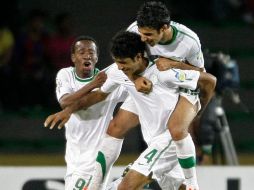 Jugadores de la Selección Sub-20 de Arabia Saudí, celebran en partido ante Guatemala en Armenia, Colombia. AP  /