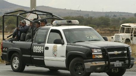 Policías federales habrían asegurado y trasladado a los trabajadores a Apatzingán. ARCHIVO  /