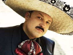 Pepe Aguilar cuenta con más de un millón de seguidores en las redes sociales. ESPECIAL  /