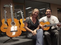 En la foto, Roxana Drexcel de Hermes Music y Martín Sandoval de la fundación Santuario de la Luz. A.HINOJOSA  /